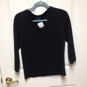 NWT black cotton sweater with ring at v neck