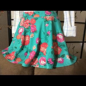 🚫Sold🚫Beautiful floral skater skirt
