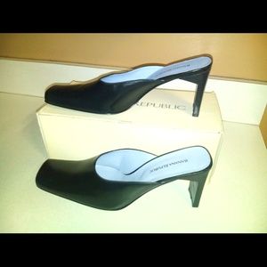 Brand new black leather mule