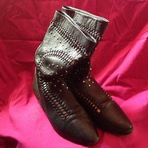 🎉SALE🎉 VINTAGE UNIQUE😍HEART THROBS‼️