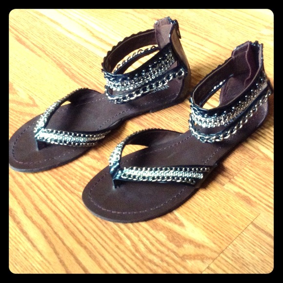 SANDALS- Black with silver chains