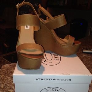 Brand new Steve Madden Wedges, never worn!