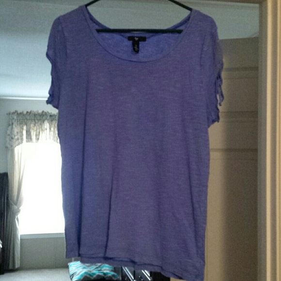 Gap shirt