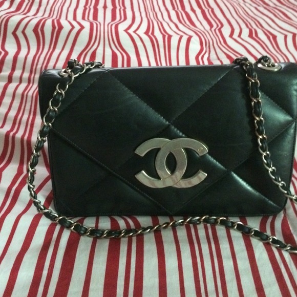 100% authentic Chanel cross body