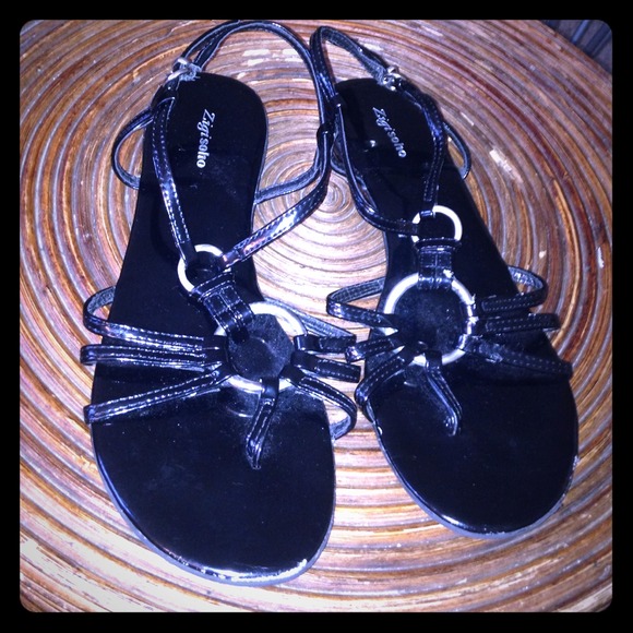 Black dressy sandles 👡🎀 - Picture 1 of 1