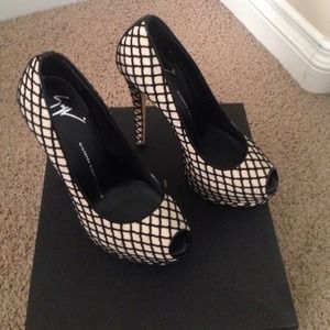 Giuseppe Zanotti Sharon a Beige Nerd