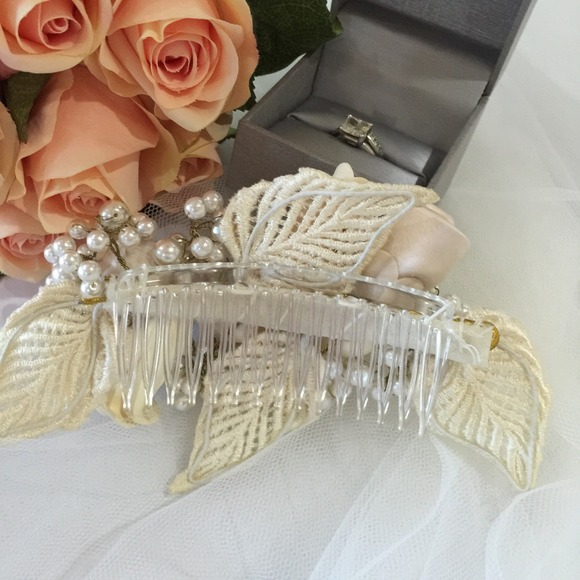 🎉HP🎉Stunning One of a Kind Bridal Head Piece - Picture 2 of 3