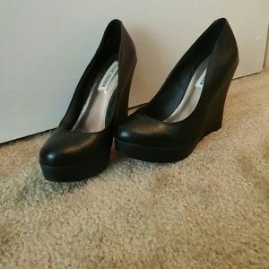 Price Reduced!! 💥 Steve Madden Wedges