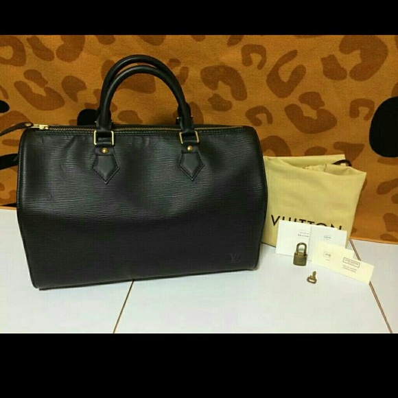 😊SOLD😊Authentic Louis Vuitton speedy 30 Epi