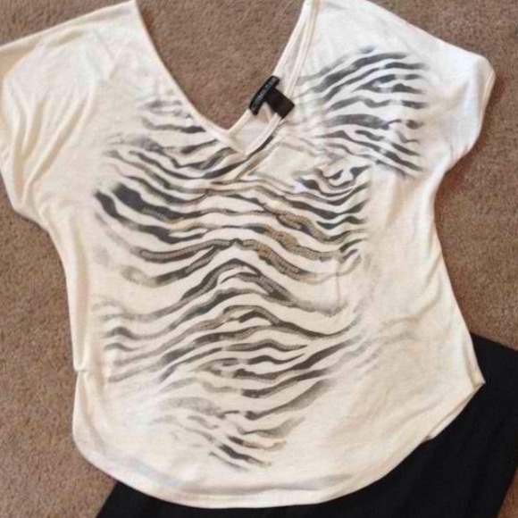 Cute loose fitting shirt