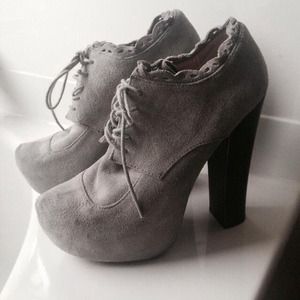 Betsey Johnson booties