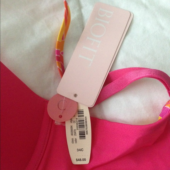 Victoria's Secret bra NWT - Picture 2 of 3