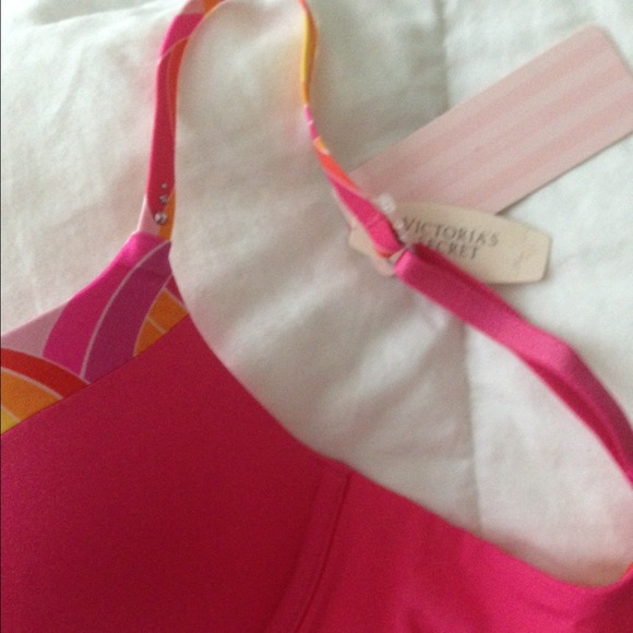 Victoria's Secret bra NWT - Picture 3 of 3