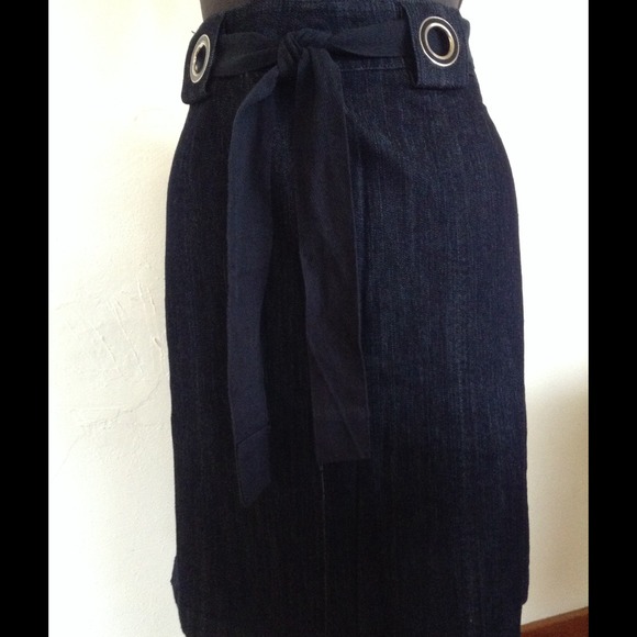 Anne Klein Dresses & Skirts - ANNE KLEIN Stretch Dark Denim Pencil Skirt