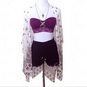 Ivory bohemian paisley print Kimono cardigan. M/L