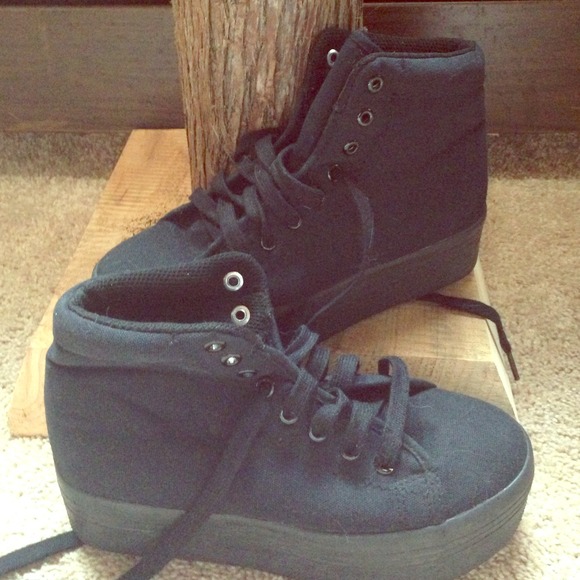 Jeffrey campbell platform black sneaker 💖