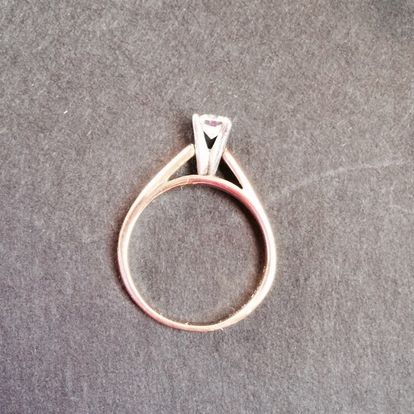 🚫SOLD🚫💍18k gold ring whit 💎1/3 aprox...