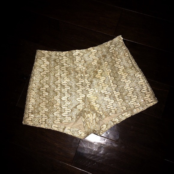 High wasted shorts