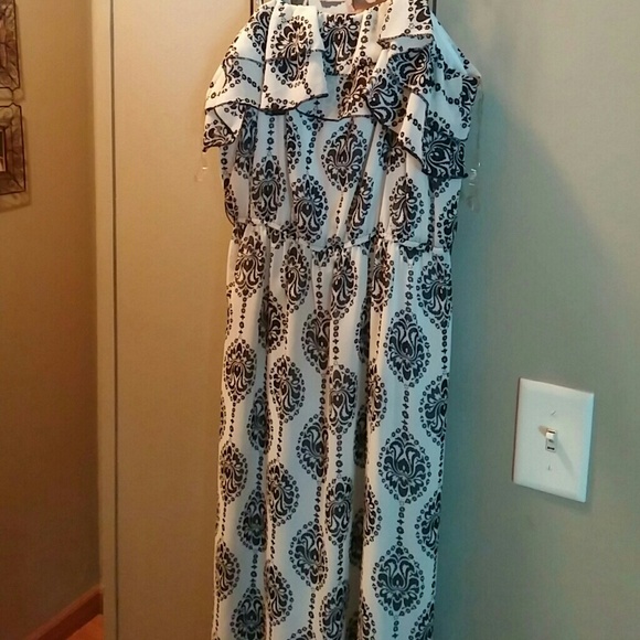 Dress - Picture 2 of 3