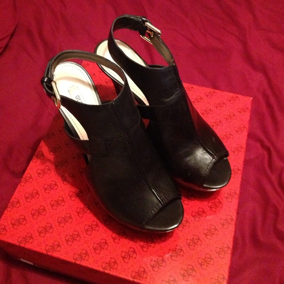 Never worn Guess Platform Heels