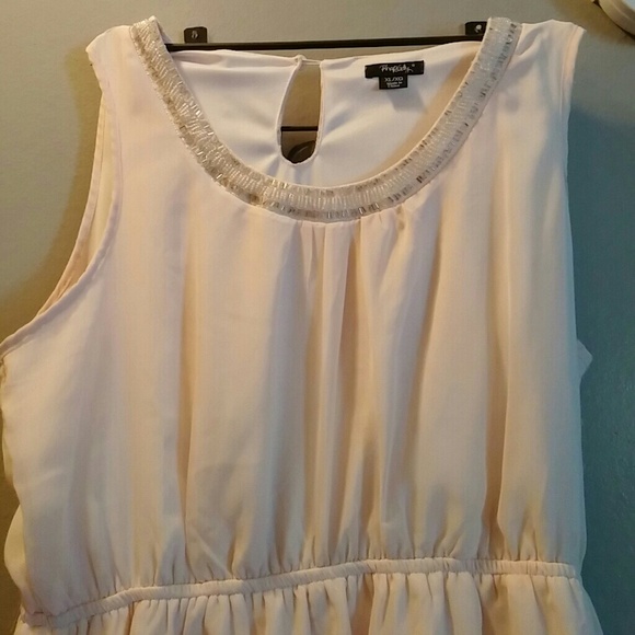 Dress - Picture 2 of 3