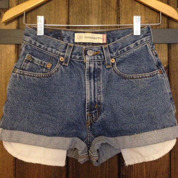 Levi high waisted shorts