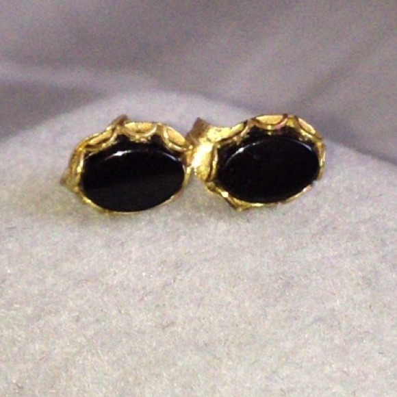 14K gold earrings with onyx stones