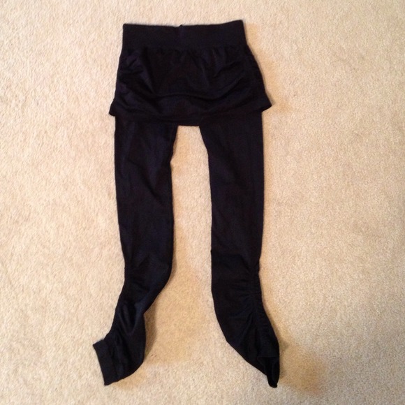 Athleta 2 in One Skirt/Running Pant