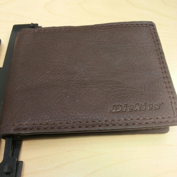 Dickies brown leather bi fold mens wallet