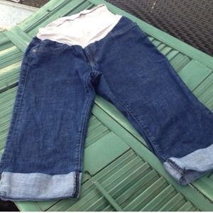 A Pea in a Pod maternity capris