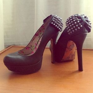 Betsey Johnson's platform studded round toe pumps