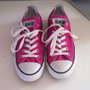 Like new Pink Converse