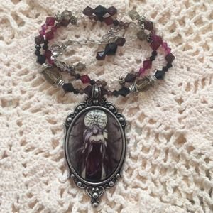 Beautiful Vanities Choker.