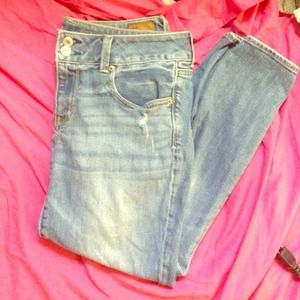 American Eagle light wash stretch jean capris