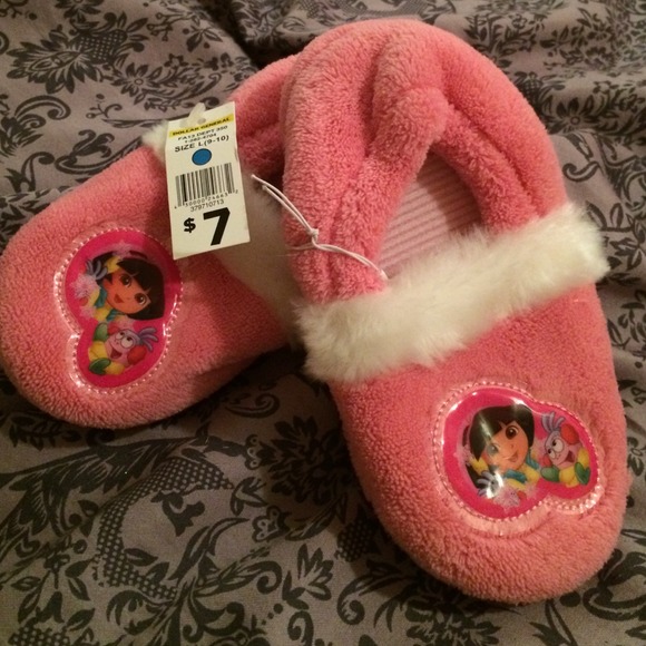 Bnwt kids Dora slippers