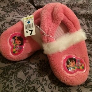 Bnwt kids Dora slippers