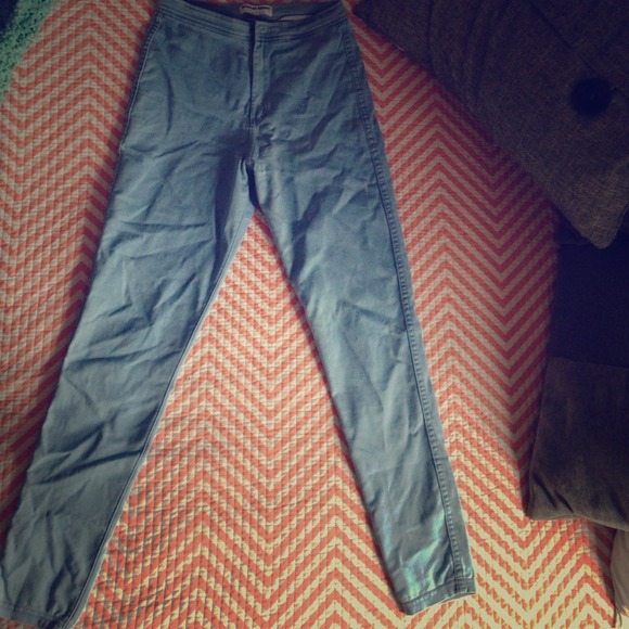 High waisted jeans!