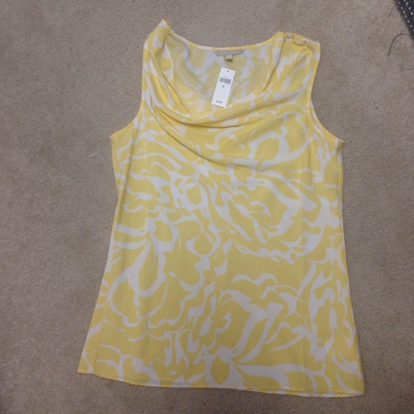 NWT Banana Top