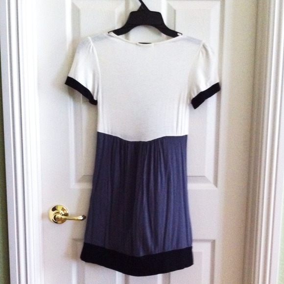 Colorblock dress - Picture 2 of 3