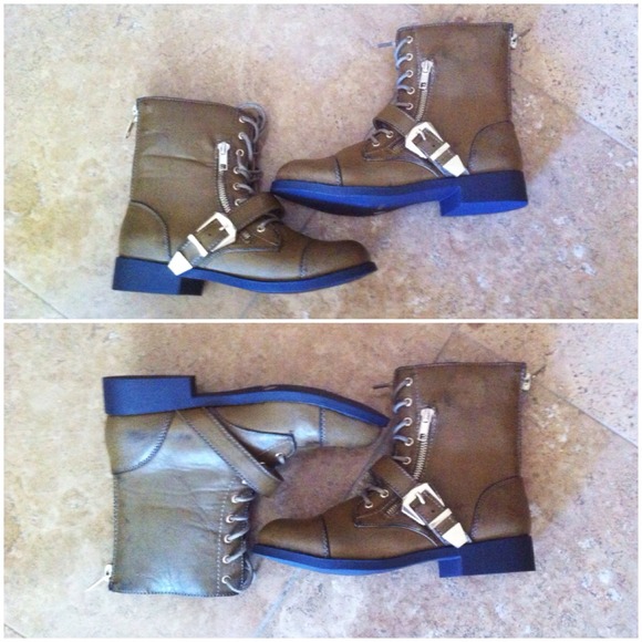 Olive boots - Picture 3 of 4