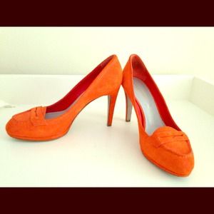 ORANGE pumps!!