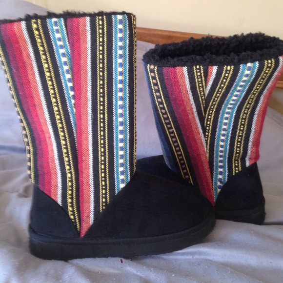 Tribal boots similar to uggs