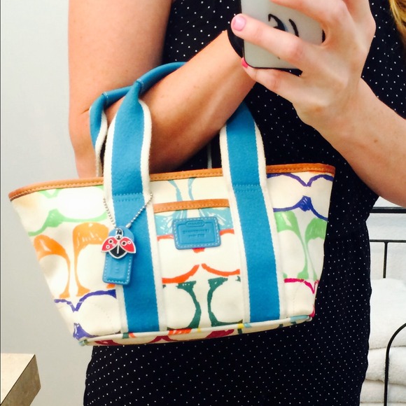 Spring Coach Logo Handbag - Picture 2 of 3