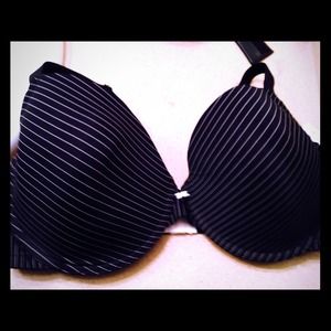 Frederick's of Hollywood ExtremeCleavage Nwt