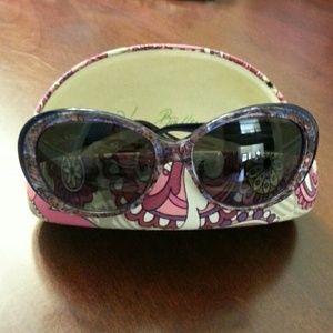 Lilly Pulitzer Maren Sunglasses with VB case!