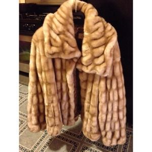 3XL Fabulous Furs New Fur coat Never used.