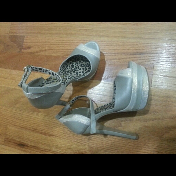 Jessica Simpson Strappy Heels!!! - Picture 2 of 4