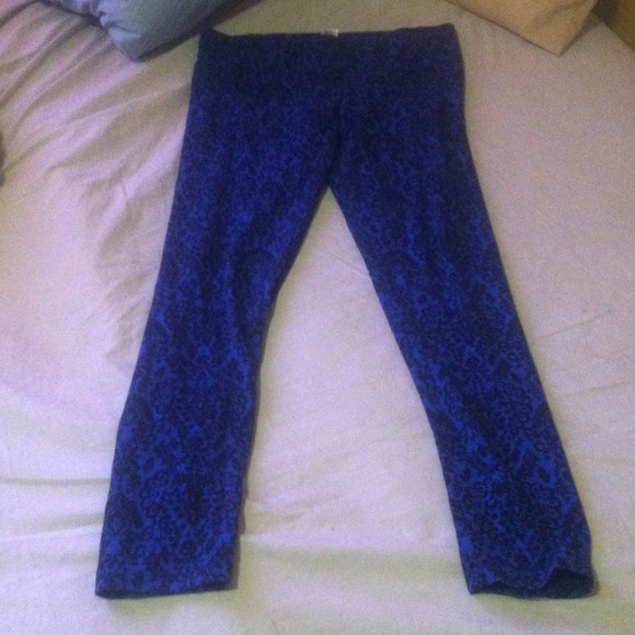 Black and blue leggings