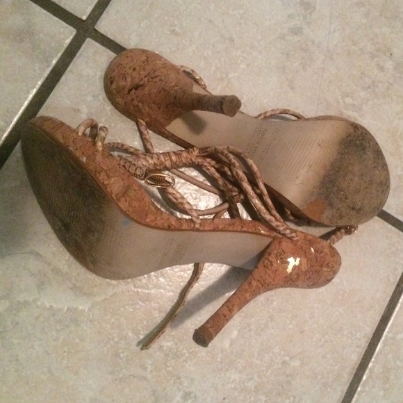 Nude and Gold cork Carlos Santanas - Picture 3 of 3