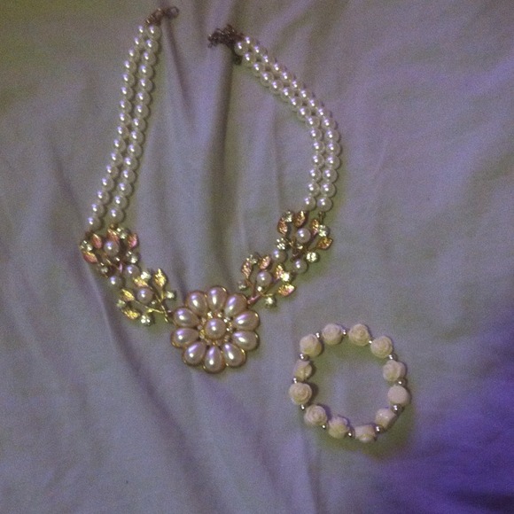 Necklaces. Whole set for 20$